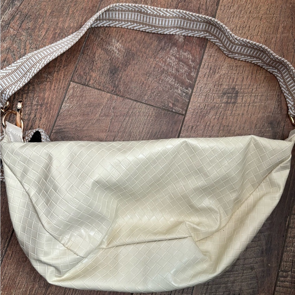 Universal Thread Ivory Textured Crossbody Bag